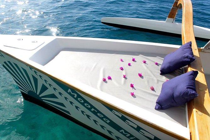 2-hour Private Sunset Cruise - Meeting at Tiki Parc Moorea and Getting On the Water