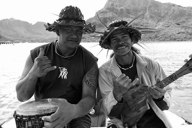 3-hour Lagoon Snorkeling Tour - Shared Tour - Lagoon cruise time: bay views plus local stories (and music)