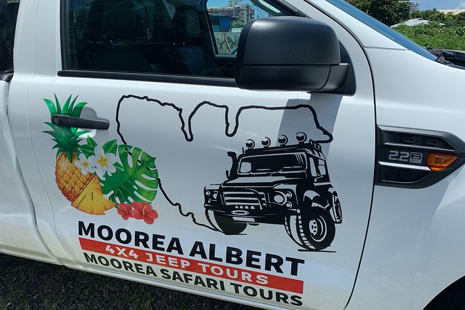4x4 Moorea Safari Tours : Private tours - Magic Mountain Overlook: the coastal drive that earns its photos