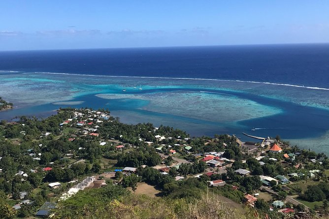 4x4 Moorea Safari Tours : With Hotel transfers - Guides and group size: private feel, but not totally empty roads