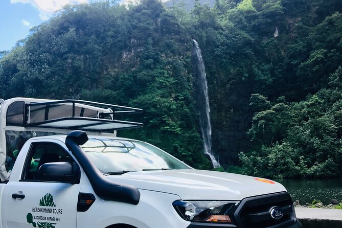 4x4 Safari HEREAKIMANU Tour in the Heart of Tahiti - Papenoo Valley off-road stretches, quick photo breaks, and long-view patience