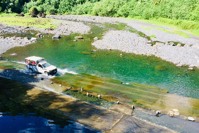 4x4 Safari HEREAKIMANU Tour in the Heart of Tahiti - Papeno’o black-sand coast and surf country for your first real look