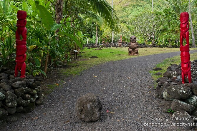 5 Hours Tahiti Island Tour - West and East Coast - Stop-by-stop: Arahurahu marae, grottos, black sand, and Pointe Venus
