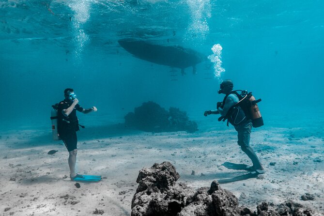 Baptism diving in the turquoise waters of Tahiti - Price and value: $157.90 for a two-hour initiation in Tahiti