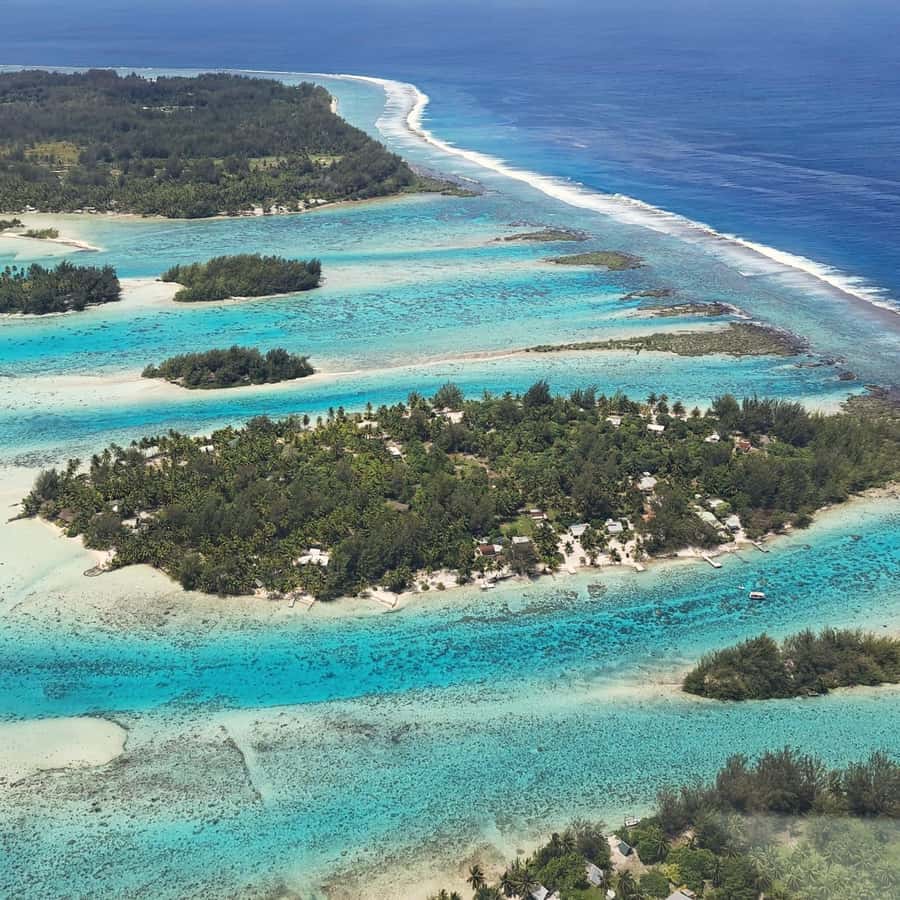 Bora-Bora 30 minutes private flight in light aircraft - The itinerary loop: Bora Bora aerial views, then back to the airport