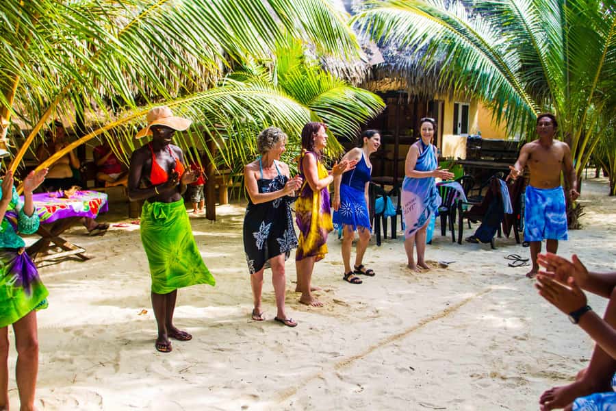 Bora Bora: Full-Day Lagoon Snorkelling Tour - What’s included, and why that affects value