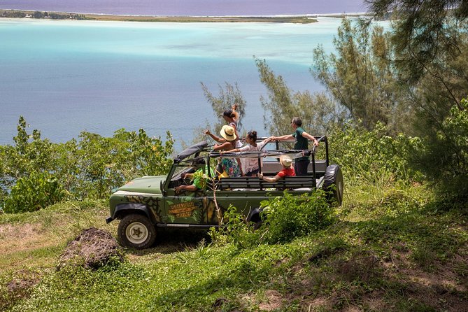 Bora Bora Half Day 4X4 Island Safari Tours - WWII-era guns and the interior history story