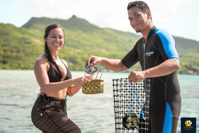 Discover the black pearl in Bora Bora - Key highlights of the Bora Bora Pearl Farm black pearl hunt