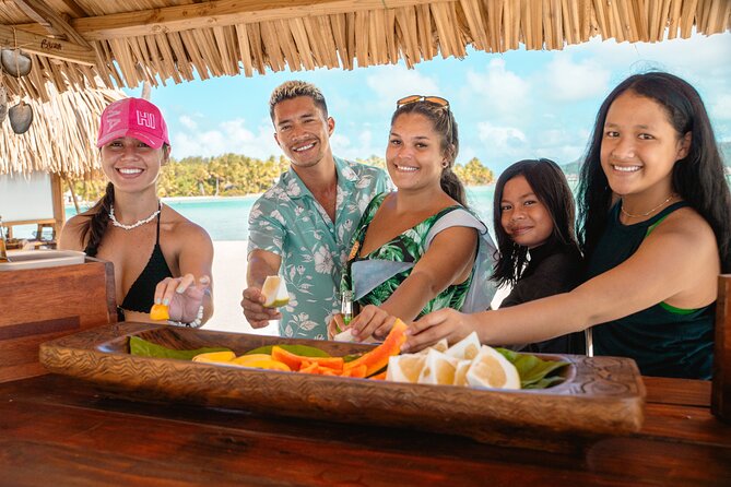 Discover the black pearl in Bora Bora - On the lagoon: snorkeling near oyster lines and spotting manta rays