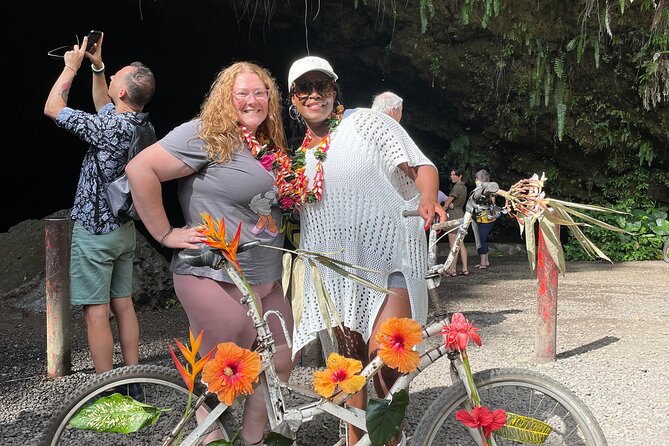 Discovering the emblematic sites of Tahiti - Arahurahu Marae and Parc Vaipoopoo: Culture, Then a Calm End with Moorea in View