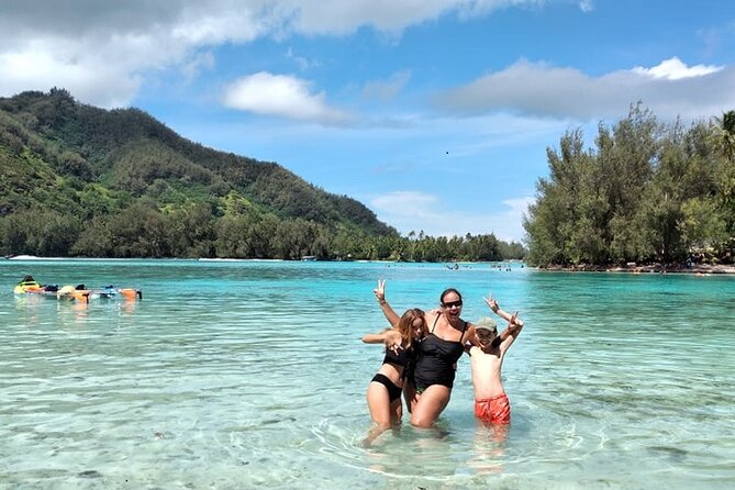 Eco guided excursion to the lagoon of Moorea in a transparent kayak Afternoon 2h - Guides, safety, and how the group experience stays calm