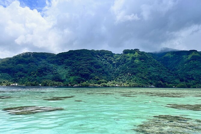 Excursion to discover the authentic Tahiti Peninsula 4:00 - Pearl Farm Visit at Tahiti Iti: A Working Part of Island Life