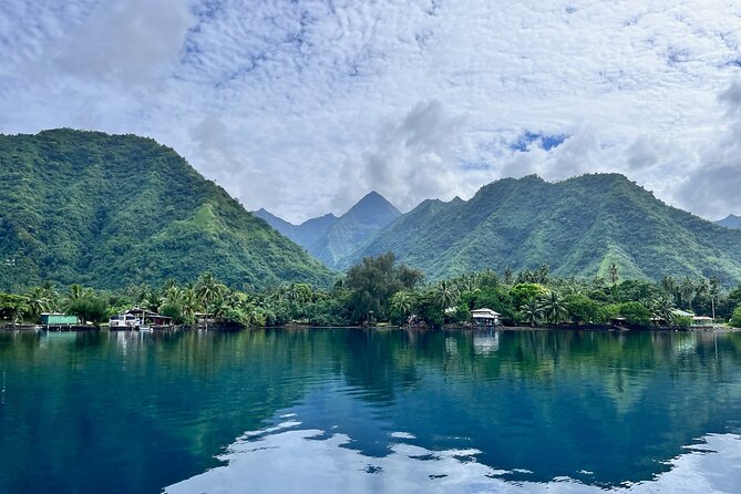 Excursion to discover the authentic Tahiti Peninsula 4:00 - Onboard Service, Music, and Crew Stories That Make It Stick