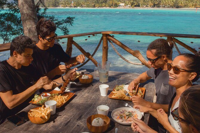 Half Day Tour lagoon discovery marine fauna flora small group - The boat break: fruit, drinks, and a relaxed reset