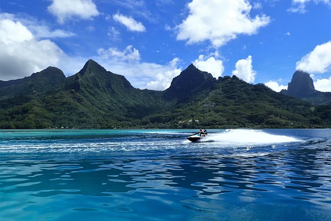 Jet-ski excursion 3 hrs Jet ski excursion to Moorea (single or two-seater) - The briefing and the speed reality check (including that 45 km/h detail)