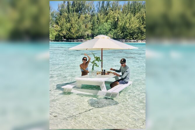 Lagoon Tour + lunch with your feet in the water on a Motu - Your morning starts at 9:00, and the lagoon does the rest