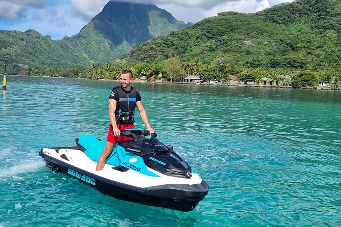 Moorea Solo or Twin 2 hours Jet Ski Tour - Stop 3: Opunohu Bay for the other side of the island (about 10 minutes)