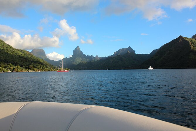 Moorea Sunset Boat Tour - Pickup, group size, and why small matters on a boat tour