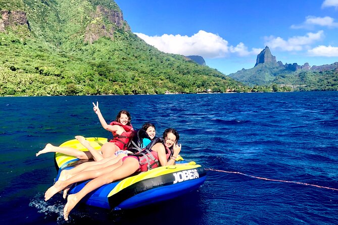 moorea tubing - The safety briefing and “real instructions” part that makes it fun