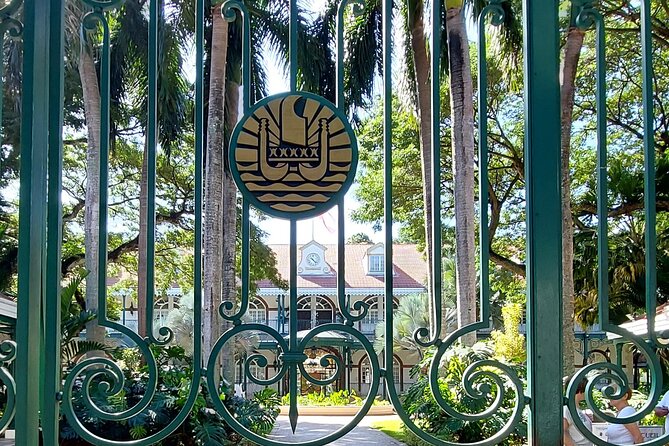Papeete City Tour, 3hours (on Tahiti) - Assembly gardens and Queens Bath, where wetlands shaped the map