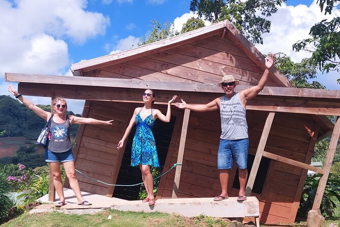 Private and guided visit to Mystery House Raiatea - The 20+ strange workshops you’ll try in about 30 minutes