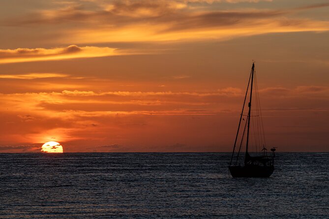 Private and Local Sunset Cruise in Tahiti - What you get on board: drinks, canapes, and the comfort factor