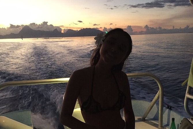 Private and Local Sunset Cruise in Tahiti - Cruising the Tahiti lagoon: what the schedule actually buys you