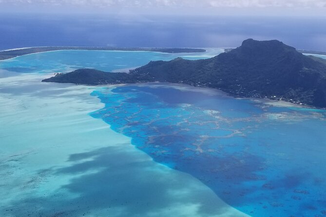 Private flight, in a light plane over the Polynesian motus from Raiatea - Value for money: is $72.88 per person fair?