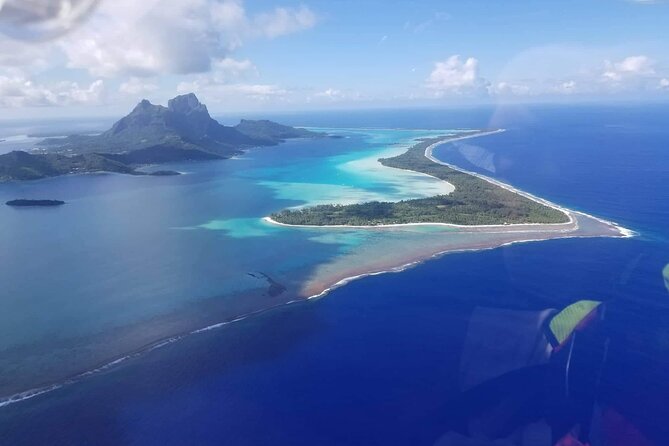 Private flight, in a light plane over the Polynesian motus from Raiatea - Who this private flight suits best