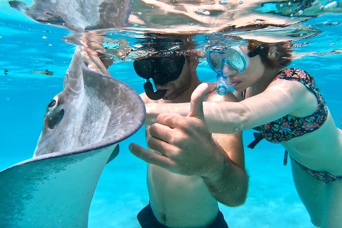 PRIVATE Full Day Tour : Moorea Snorkeling & Sailing on a Catamaran named Taboo - Captain Léo, Liza, and Kevin: why the guide makes a difference