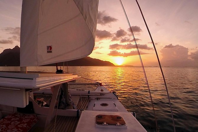 PRIVATE Sunset Cruise : Moorea Sailing on a Catamaran named Taboo - Captain Leo and Liza: the guide factor that makes the bays feel personal