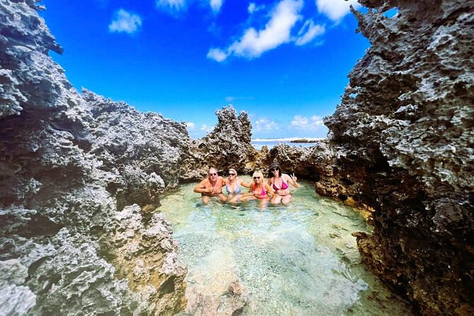REEF ISLAND | private island | pink sand | natural swimming pools - Midday culture and barbecue: lunch on a motu that actually eats well