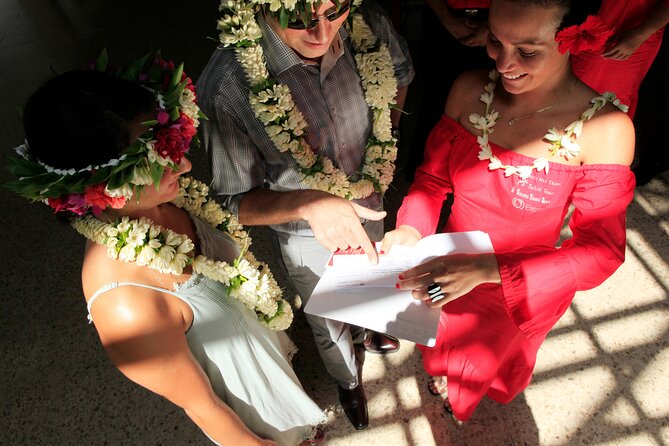 Shared Transfer: Tahiti Airport to Hotel or Cruise Port - Price and value: what $30 gets you in Tahiti