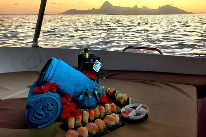 Sunset Cruise in Tahiti - Food and drinks on board: cocktails, wine, and sushi-style options