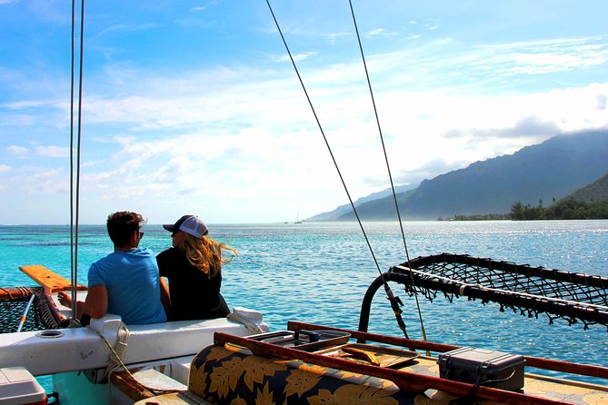 Sunset sailing - Why sunset sailing in Moorea feels more local than a cruise-style day