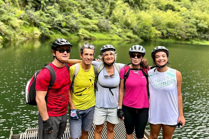 Tahiti excursion adventure circuit MTB MTB E-Bike private valley - The day’s rhythm: pickup, setup, and the 4x4 track climb