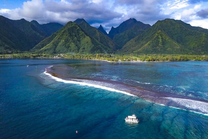 Teahupoo Wave Watching - Getting there right: the 8:00 am start and the Teahupoo marina