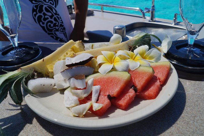 Toa Boat Bora Bora Private Lagoon tour with Lunch on Entertainer Bar Boat - The lagoon snorkeling circuit: what you are actually signing up for
